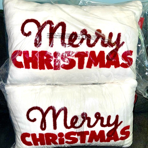 Christmas Pillows White Soft Merry Christmas Accent - Picture 3 of 3